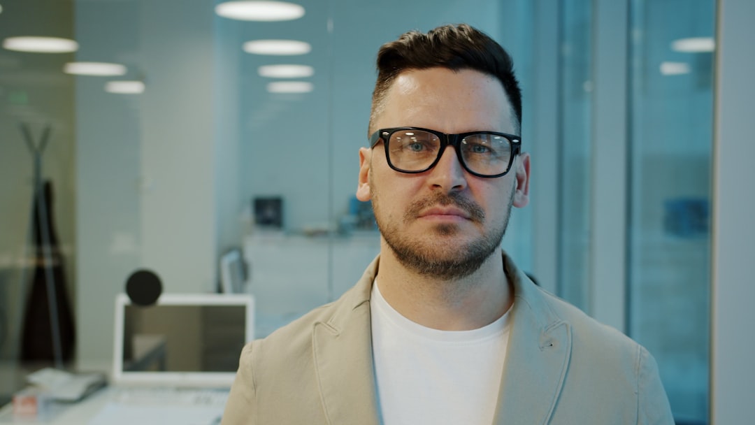 Managementul cunoștințelor în organizații mari: strategii eficiente